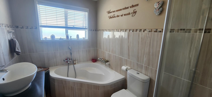 4 Bedroom Property for Sale in Tergniet Western Cape
